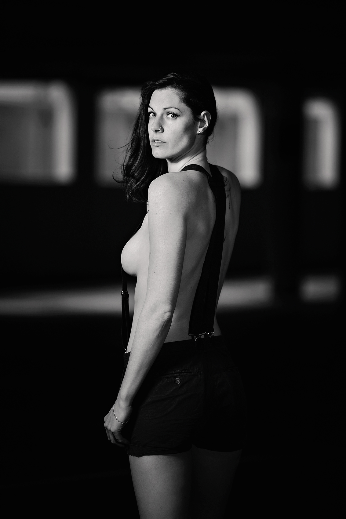 Céline Zengaffinen / Nu - Bretelles / Parking / Fribourg - Suisse