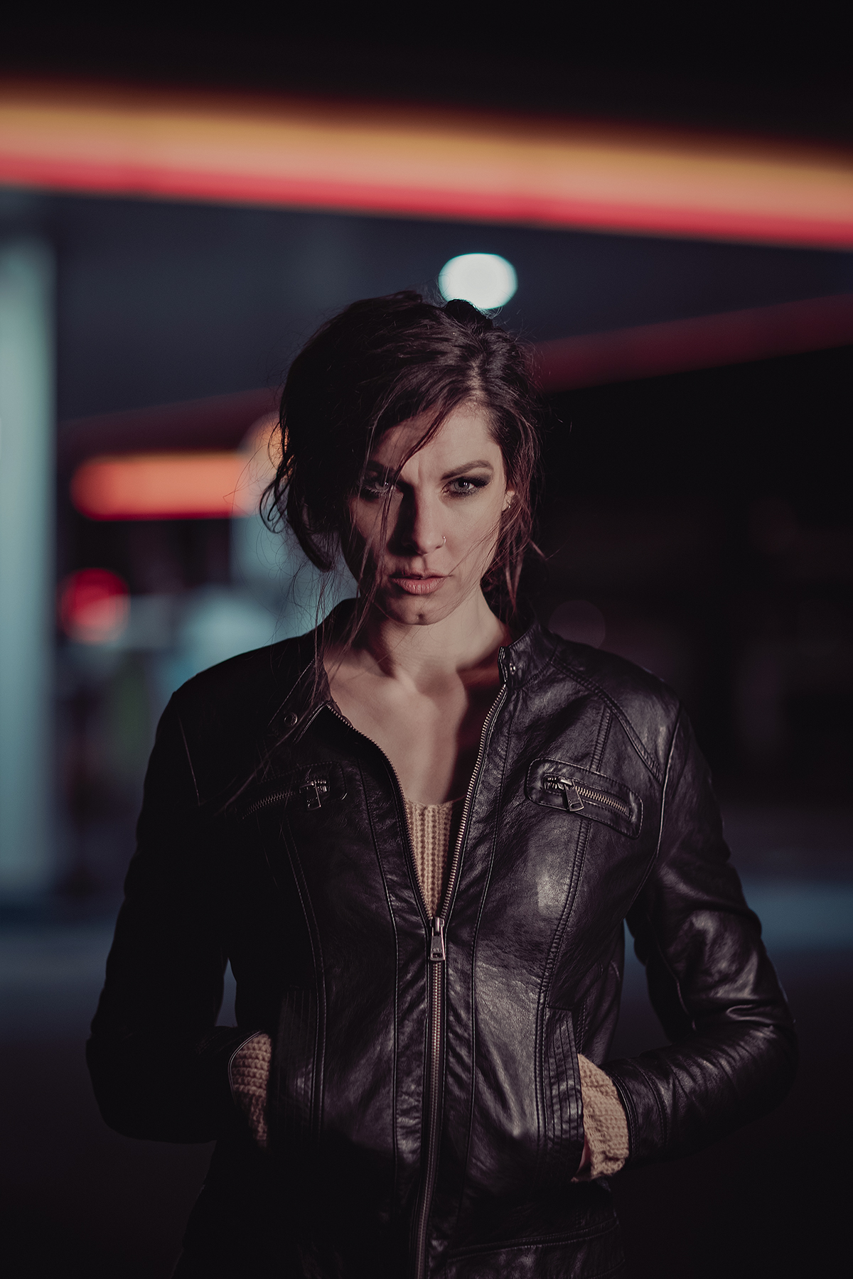 Céline Zengaffinen / Restauroute de la Gruyère /  Station service de nuit